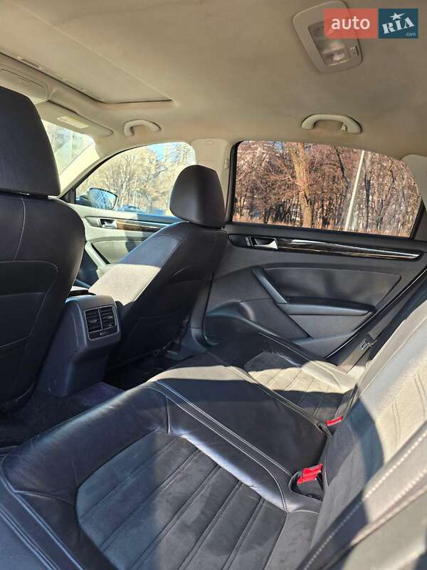 Седан Volkswagen Passat 2014 в Дніпрі