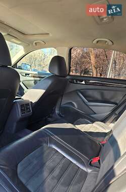 Седан Volkswagen Passat 2014 в 
