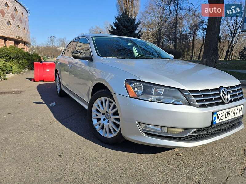 Седан Volkswagen Passat 2014 в Дніпрі