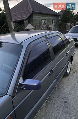 Седан Volkswagen Passat 1988 в Ужгороде