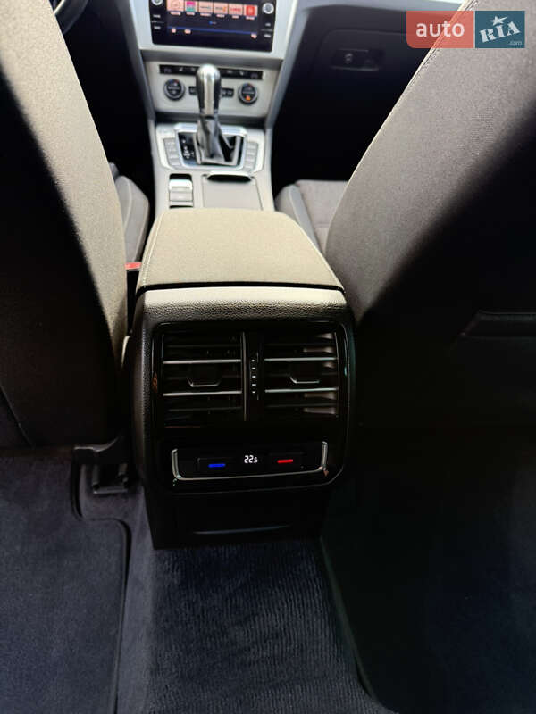 Универсал Volkswagen Passat 2018 в Броварах фото 27 Универсал Volkswagen Passat 2018 в Броварах
