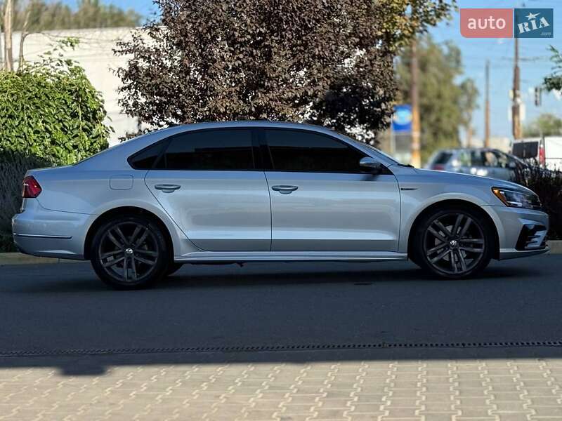 Седан Volkswagen Passat 2018 в Павлограді