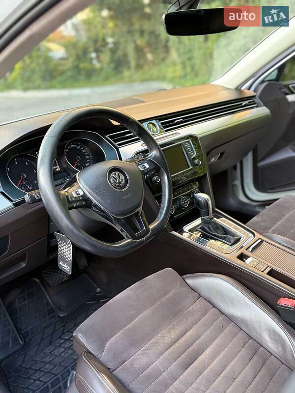 Седан Volkswagen Passat 2016 в Виннице