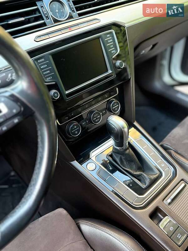 Седан Volkswagen Passat 2016 в Виннице