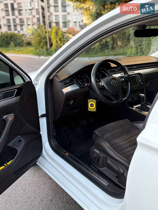 Седан Volkswagen Passat 2016 в Виннице