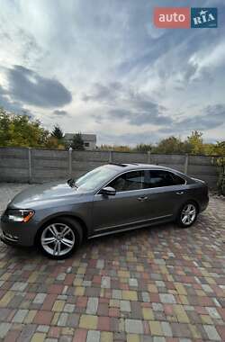 Седан Volkswagen Passat 2013 в Харькове