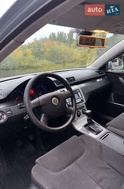 Седан Volkswagen Passat 2005 в 