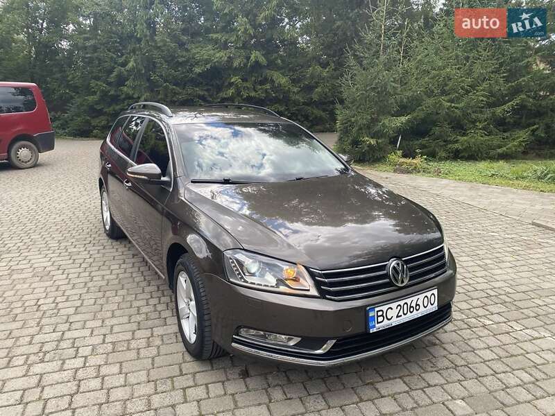 Універсал Volkswagen Passat 2012 в Мостиській