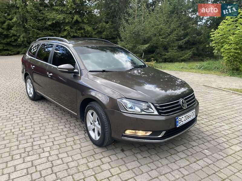 Універсал Volkswagen Passat 2012 в Мостиській