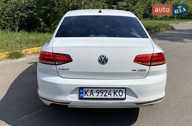 Седан Volkswagen Passat 2015 в 