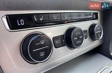 Седан Volkswagen Passat 2015 в 