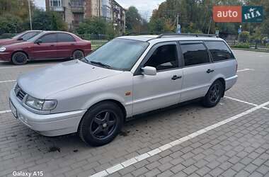 Универсал Volkswagen Passat 1994 в 