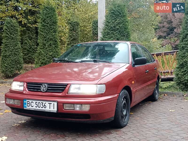 Седан Volkswagen Passat 1995 в Дрогобичі
