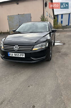 Седан Volkswagen Passat 2012 в Киеве