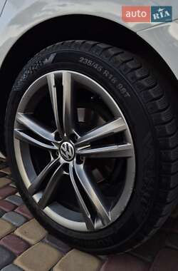 Седан Volkswagen Passat 2014 в 