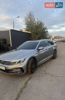 Універсал Volkswagen Passat 2020 в Києві