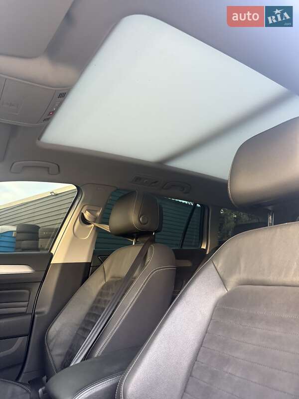 Универсал Volkswagen Passat 2020 в Киеве