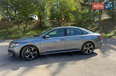Седан Volkswagen Passat 2020 в Виннице