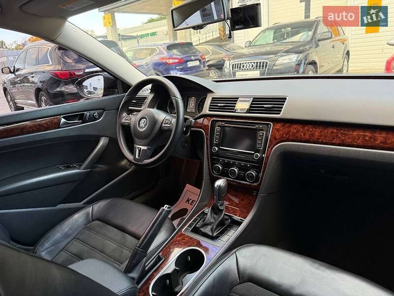 Седан Volkswagen Passat 2012 в Одесі