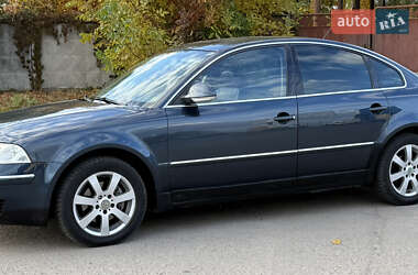Седан Volkswagen Passat 2004 в  фото 7 Седан Volkswagen Passat 2004 в