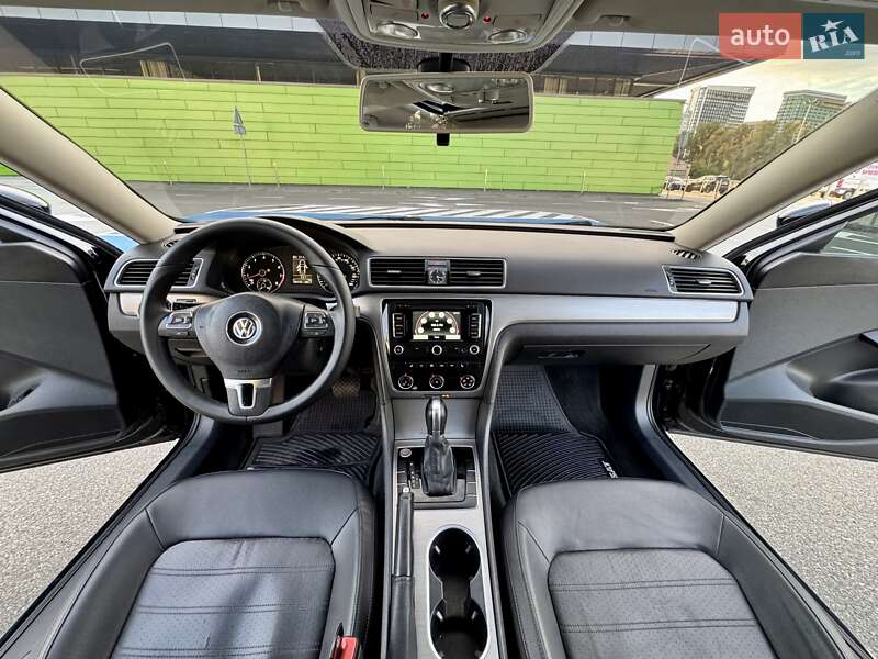 Седан Volkswagen Passat 2014 в Киеве