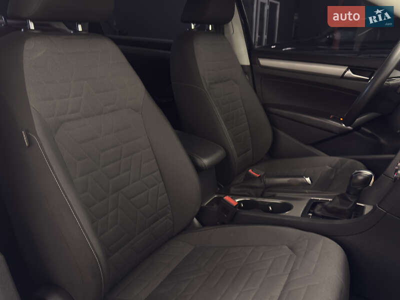 Седан Volkswagen Passat 2021 в Николаеве