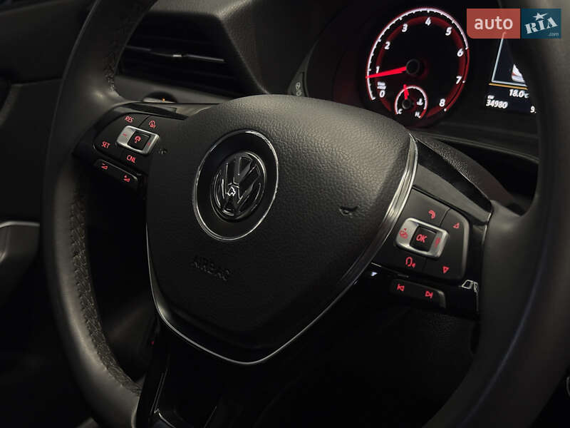 Седан Volkswagen Passat 2021 в Николаеве