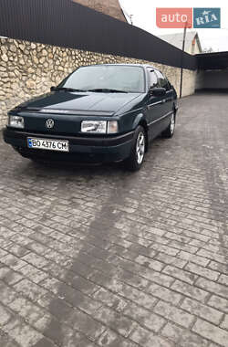 Седан Volkswagen Passat 1989 в Тернополі