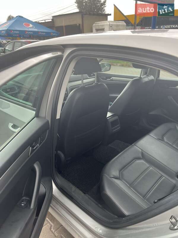 Седан Volkswagen Passat 2014 в Киеве фото 11 Седан Volkswagen Passat 2014 в Киеве