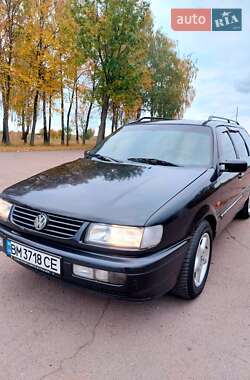 Универсал Volkswagen Passat 1994 в Тростянце