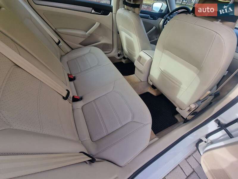 Седан Volkswagen Passat 2013 в Запорожье