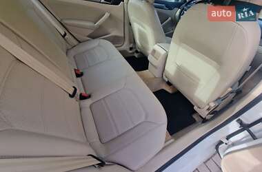 Седан Volkswagen Passat 2013 в 