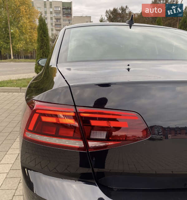 Седан Volkswagen Passat 2020 в Дрогобичі