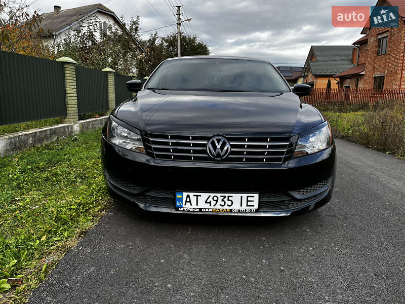 Седан Volkswagen Passat 2012 в Ивано-Франковске
