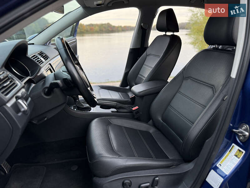 Седан Volkswagen Passat 2016 в Киеве