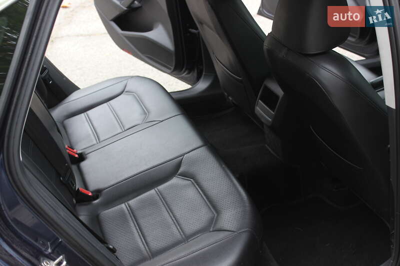 Седан Volkswagen Passat 2015 в Днепре