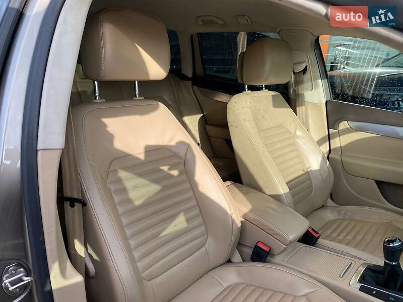 Универсал Volkswagen Passat 2013 в Львове