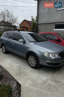 Универсал Volkswagen Passat 2009 в Киеве
