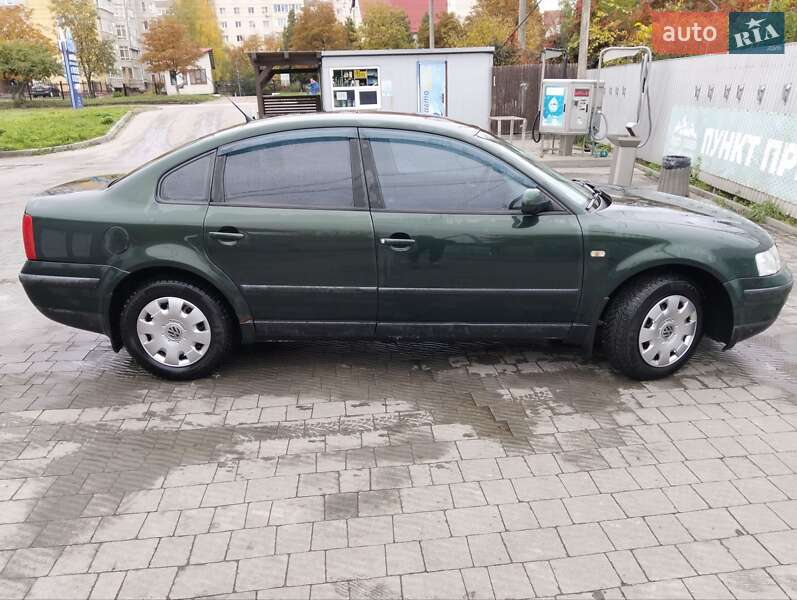 Седан Volkswagen Passat 1998 в Ивано-Франковске