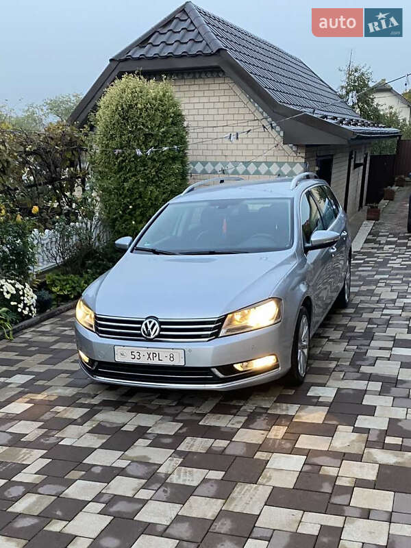 Универсал Volkswagen Passat 2012 в Бучаче