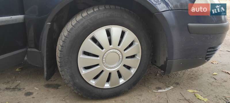 Универсал Volkswagen Passat 2002 в Сумах