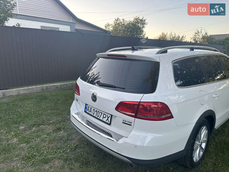 Универсал Volkswagen Passat 2013 в Киеве