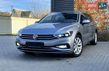 Универсал Volkswagen Passat 2019 в Киеве
