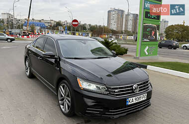 Седан Volkswagen Passat 2018 в Киеве