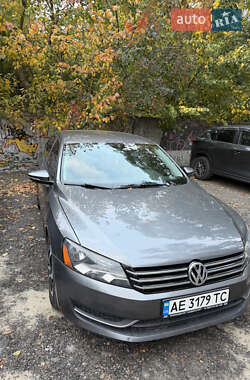 Седан Volkswagen Passat 2012 в Дніпрі
