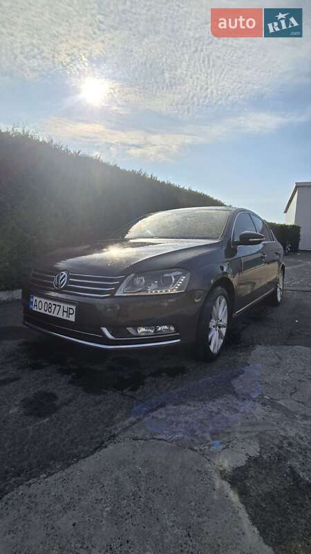 Седан Volkswagen Passat 2011 в Виноградове