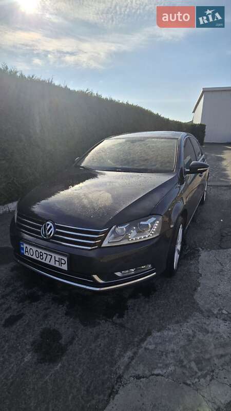 Седан Volkswagen Passat 2011 в Виноградове