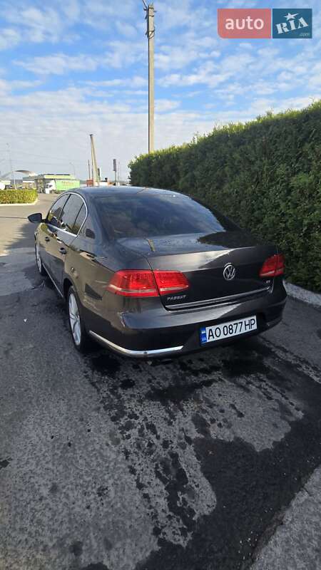 Седан Volkswagen Passat 2011 в Виноградове