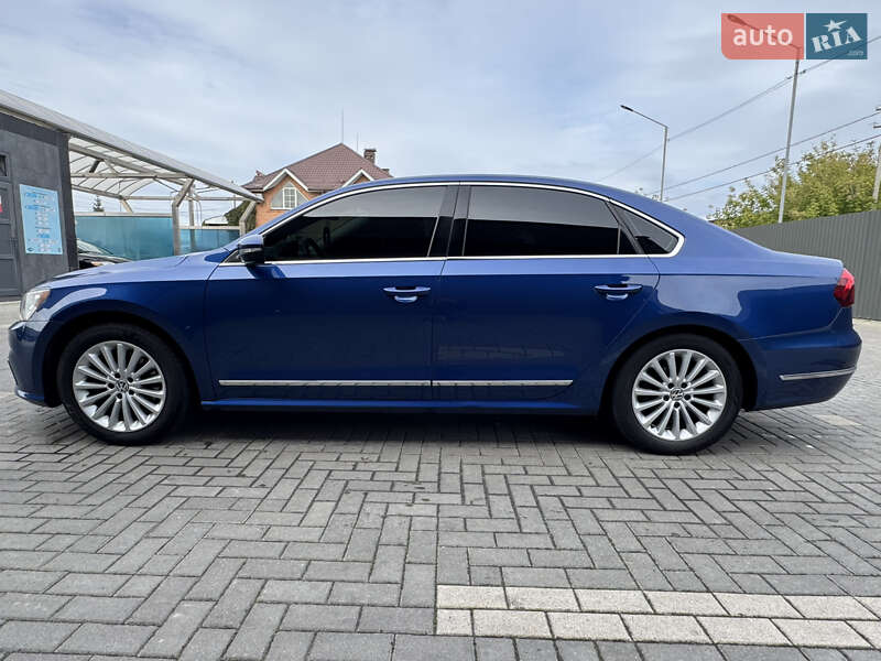 Седан Volkswagen Passat 2016 в Ровно