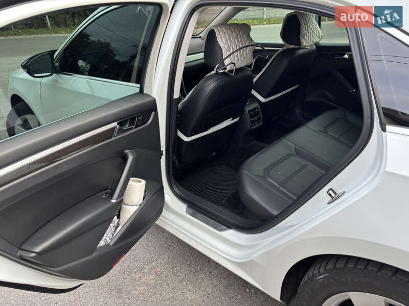 Седан Volkswagen Passat 2016 в Києві фото 10 Седан Volkswagen Passat 2016 в Києві